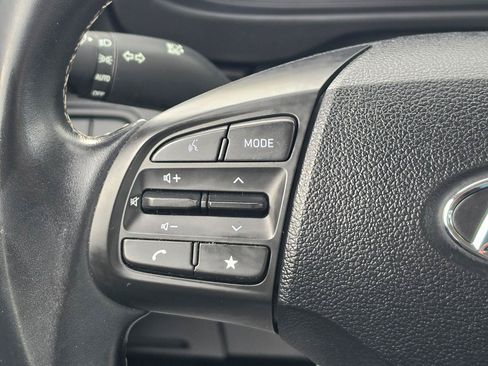 Used 2023 Hyundai Venue SEL FWD image 21