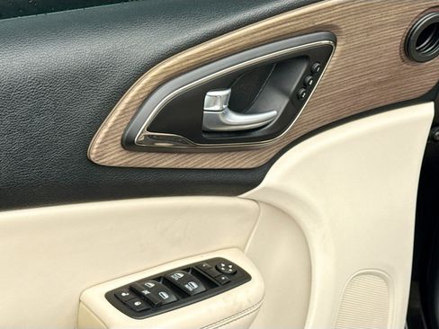 Used 2015 Chrysler 200 C w/ Navigation & Sound Group I image 7