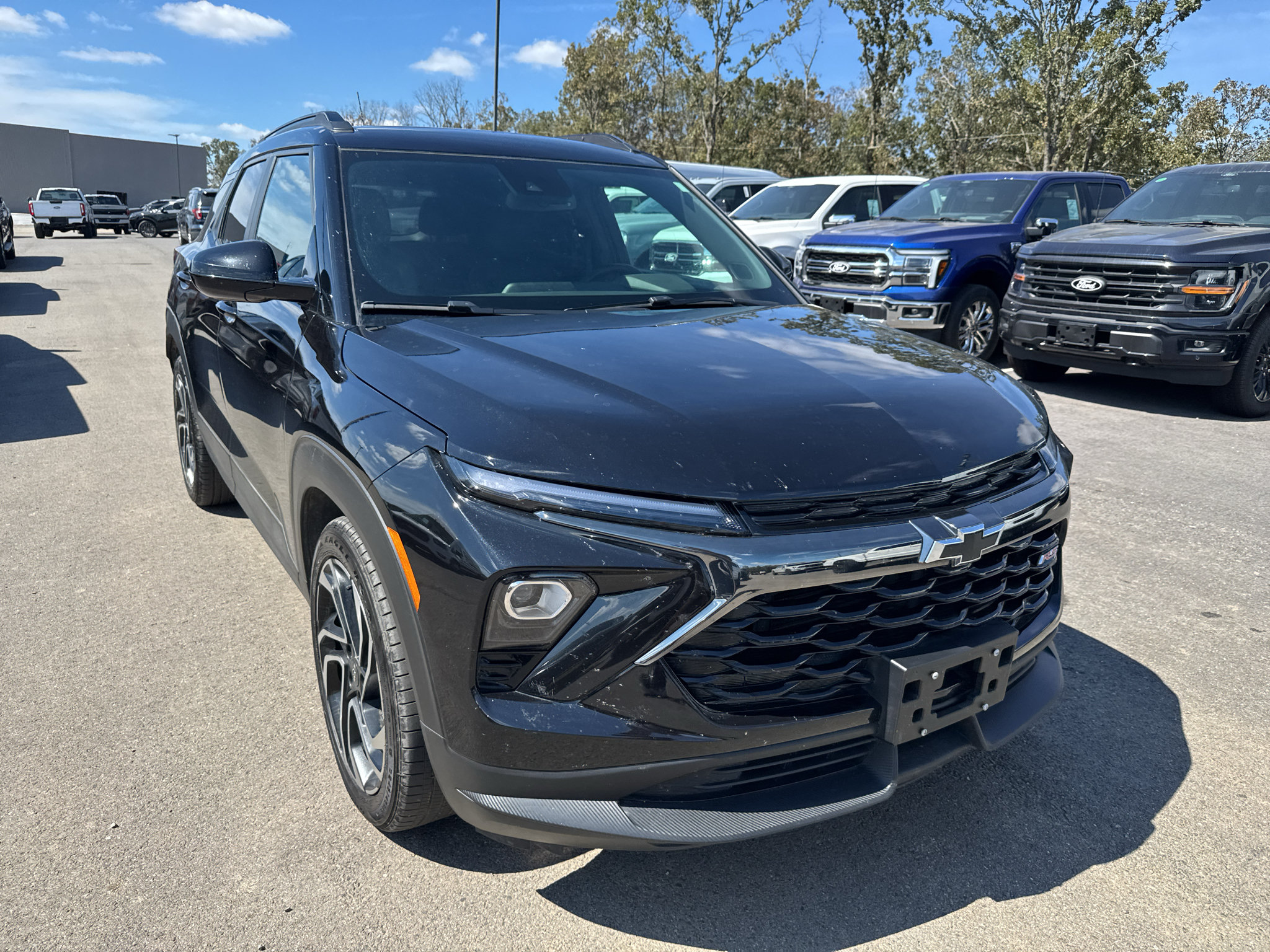 Used 2024 Chevrolet TrailBlazer RS w/ Convenience Package FWD image 3