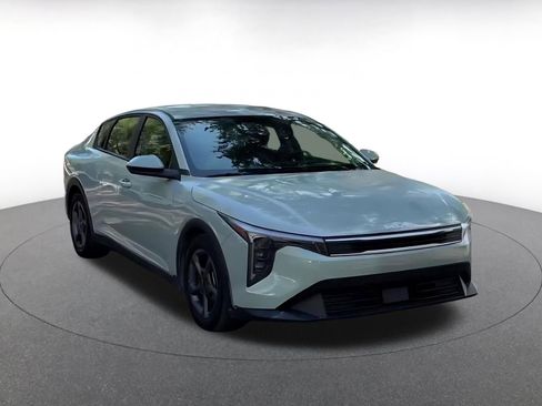 Used 2025 Kia K4 LXS image 3