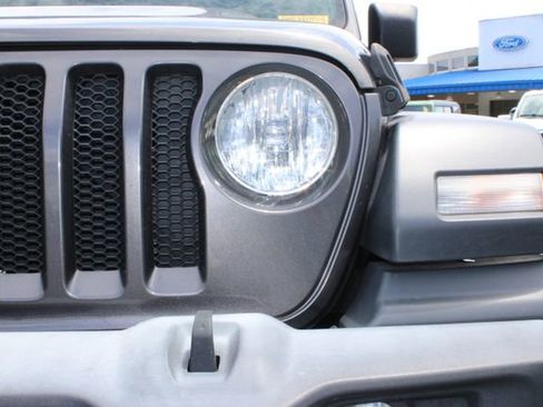 Used 2019 Jeep Wrangler Unlimited Sport S AWD/4WD image 17