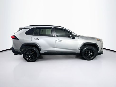 Used 2021 Toyota RAV4 LE FWD image 10