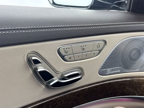 Used 2015 Mercedes-Benz S 550 Sedan w/ Sport Package w/ Sport Package image 26
