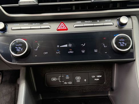 Used 2024 Hyundai Sonata SEL w/ Convenience Package FWD image 17