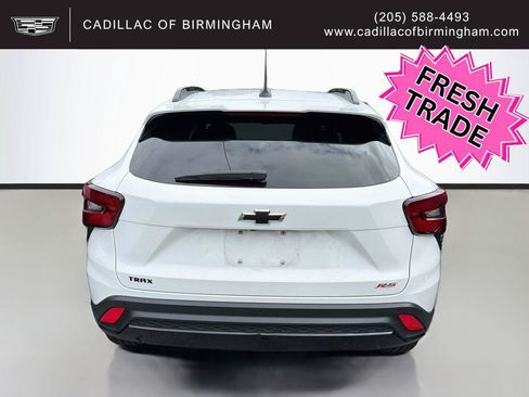 Used 2025 Chevrolet Trax RS w/ Driver Confidence Package FWD image 3