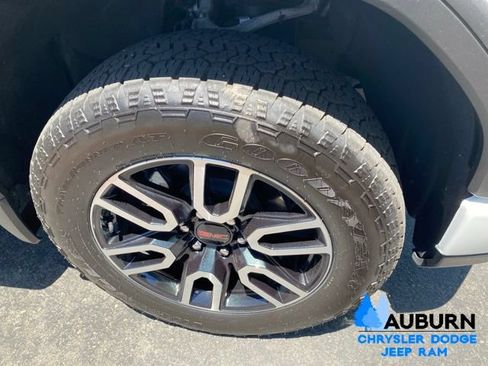 Used 2025 GMC Sierra 1500 AT4 w/ AT4 Premium Package AWD/4WD image 10