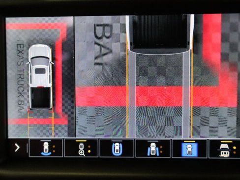 Used 2021 GMC Sierra 1500 AT4 w/ AT4 Premium Package AWD/4WD image 16
