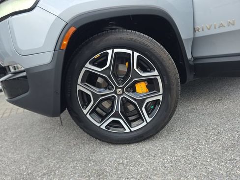 Used 2024 Rivian R1S Adventure AWD/4WD image 30