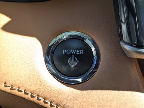 Used 2023 Toyota Highlander Platinum image 31