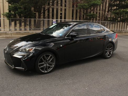 Used 2017 Lexus IS 200t F Sport w/ F Sport Package RWD image 12