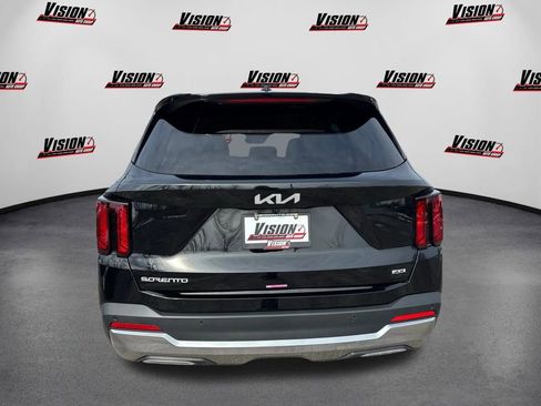 Used 2025 Kia Sorento S AWD/4WD image 6