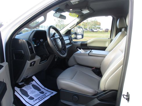 Used 2020 Ford F550 2WD Regular Cab Super Duty image 9