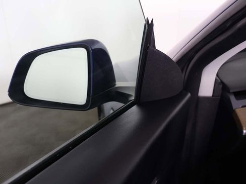 Used 2022 Tesla Model Y Long Range image 32