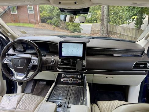 Used 2018 Lincoln Navigator Black Label AWD/4WD image 17