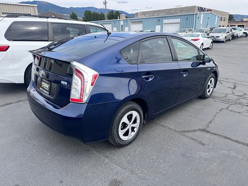Used 2013 Toyota Prius Two FWD image 3