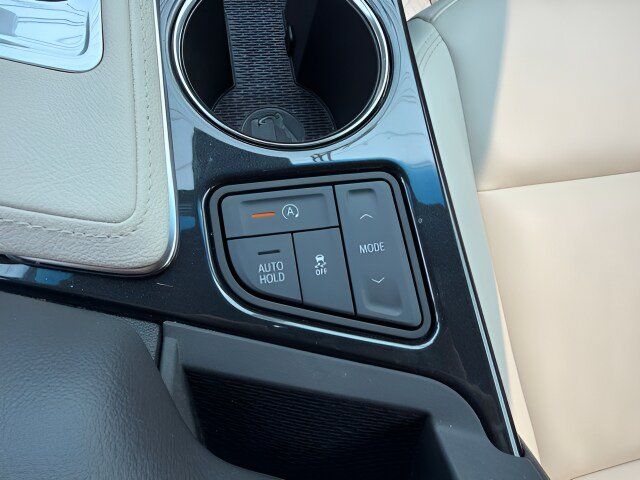 Used 2024 Cadillac CT4 Luxury w/ Sun And Sound Package RWD image 21