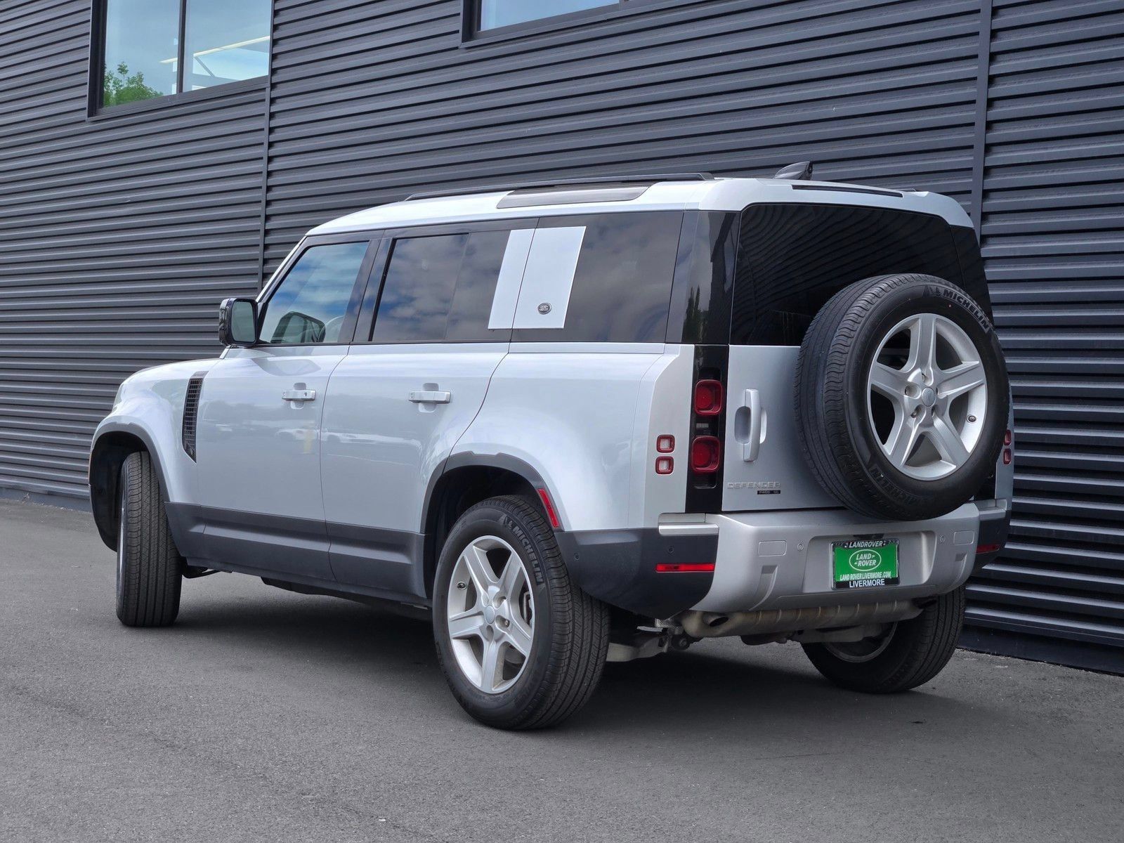 Used 2020 Land Rover Defender 110 SE AWD/4WD image 5