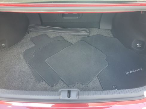 Used 2025 Lexus ES 350 w/ Premium Package image 8