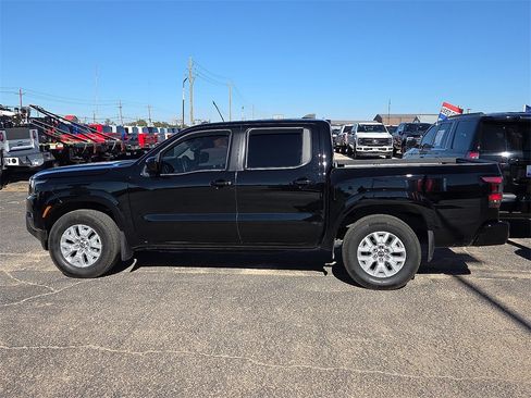 Used 2024 Nissan Frontier SV w/ SV Convenience Package image 2