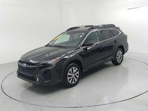 Certified 2025 Subaru Outback Premium w/ Popular Package #1A image 4