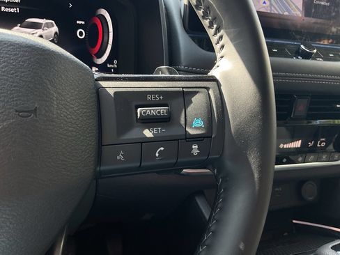 Used 2026 Nissan Rogue SL FWD image 32