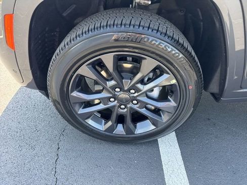 New 2026 Jeep Grand Cherokee Limited AWD/4WD image 16