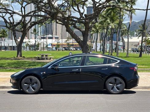 Used 2018 Tesla Model 3 Long Range image 2