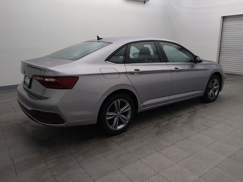 Used 2024 Volkswagen Jetta SE FWD image 10