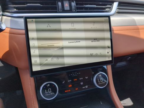 New 2026 Jaguar F-PACE R-Dynamic S image 19