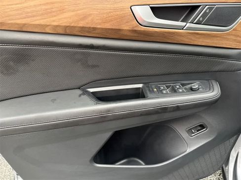 Used 2024 Volkswagen Atlas SE image 11