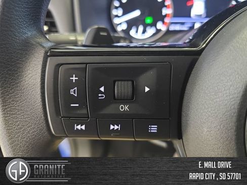 Used 2023 Nissan Rogue SV AWD/4WD image 31