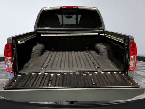 Used 2019 Nissan Frontier SV w/ Value Truck Package RWD image 8