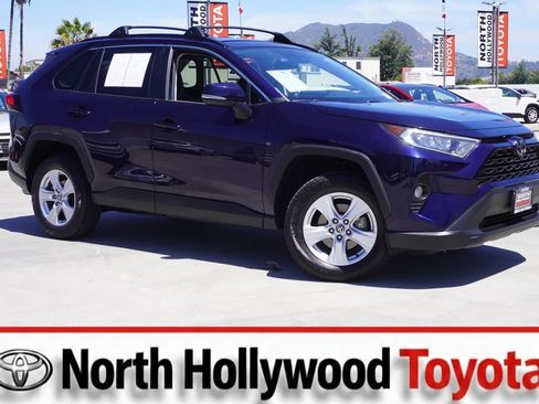 Used 2021 Toyota RAV4 XLE FWD image 1