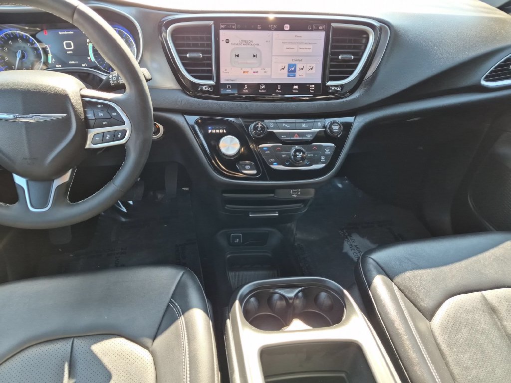 Used 2026 Chrysler Pacifica Select FWD image 25