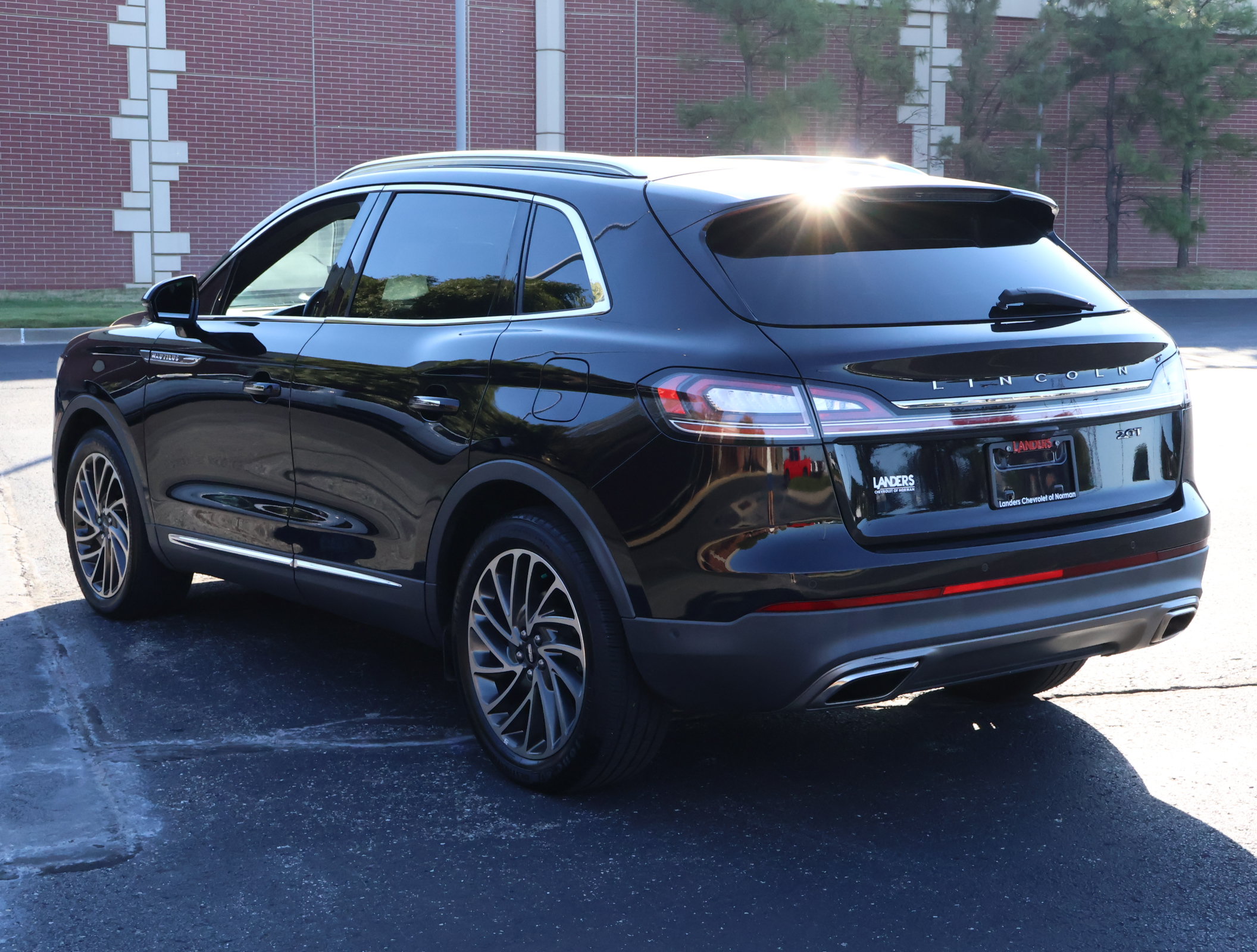 Used 2020 Lincoln Nautilus Reserve w/ Equipment Group 201A FWD image 7