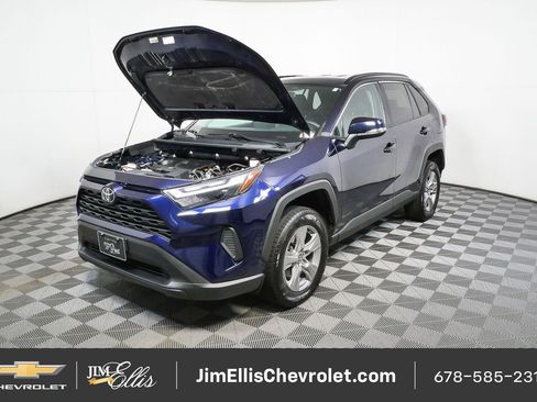 Used 2024 Toyota RAV4 XLE FWD image 31