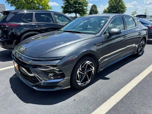 Used 2026 Hyundai Sonata SEL FWD image 2