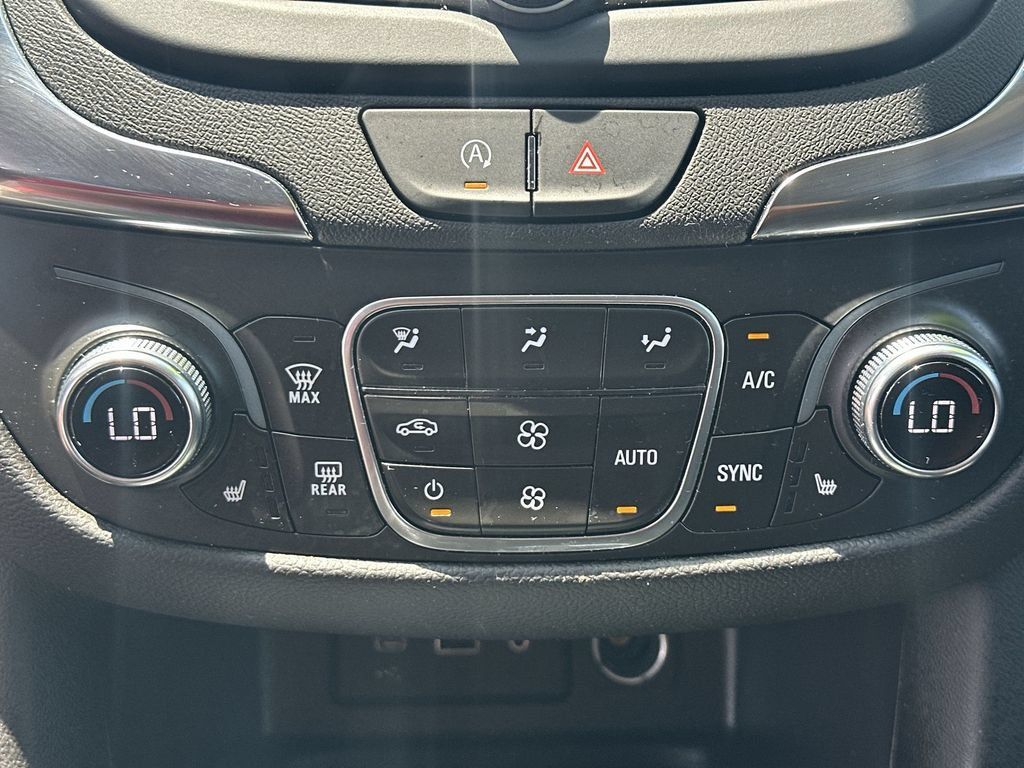 Used 2024 Chevrolet Equinox LT FWD image 23