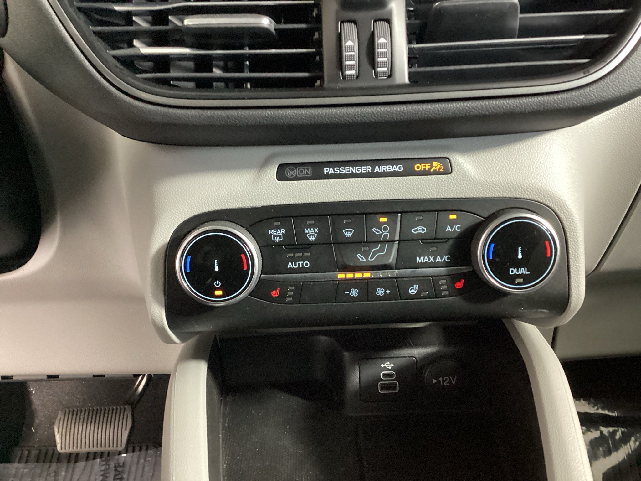 Used 2024 Ford Escape Active AWD/4WD image 25