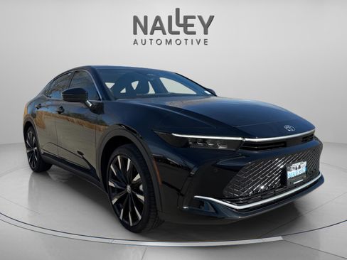 Used 2026 Toyota Crown Platinum image 7