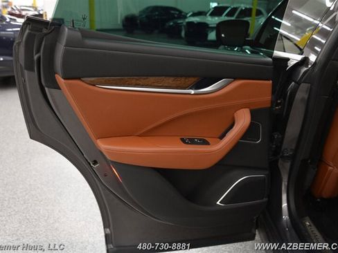 Used 2018 Maserati Levante S GranLusso image 40