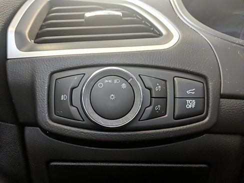 Used 2023 Ford Edge SEL w/ Sport Appearance Package image 21