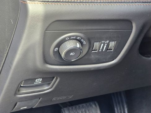 New 2025 Jeep Grand Cherokee Summit image 33