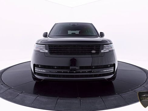 Used 2025 Land Rover Range Rover SE AWD/4WD image 16