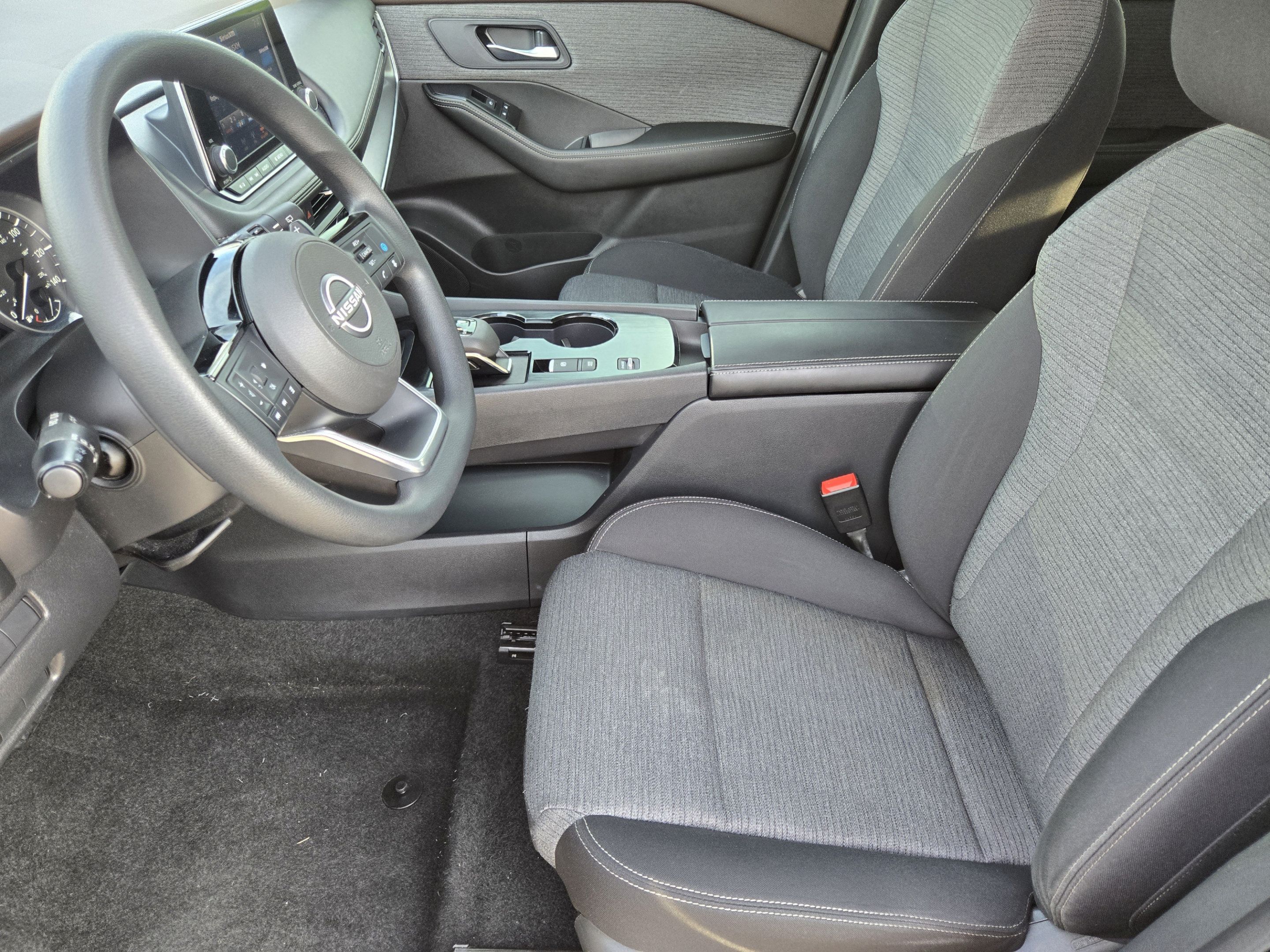 Used 2023 Nissan Rogue SV FWD image 9