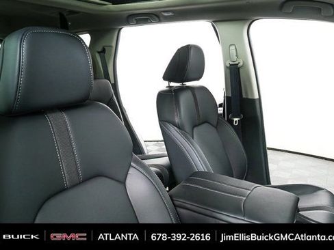 Used 2025 Honda Pilot Touring image 22