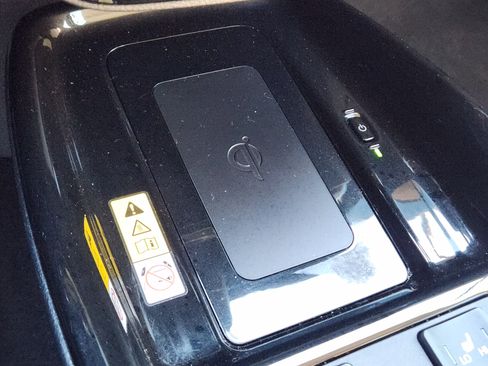 Used 2019 Toyota Prius image 28