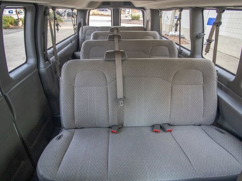 Used 2017 Chevrolet Express 3500 LT w/ LT Preferred Equipment Group image 37