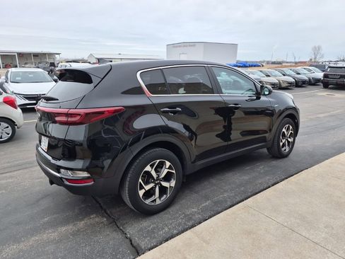 Used 2020 Kia Sportage LX image 3