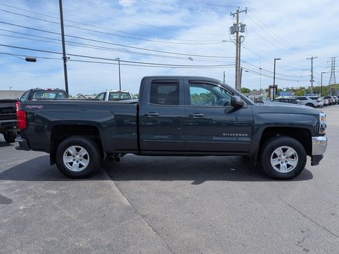 Used 2017 Chevrolet Silverado 1500 LT w/ All Star Edition AWD/4WD image 3